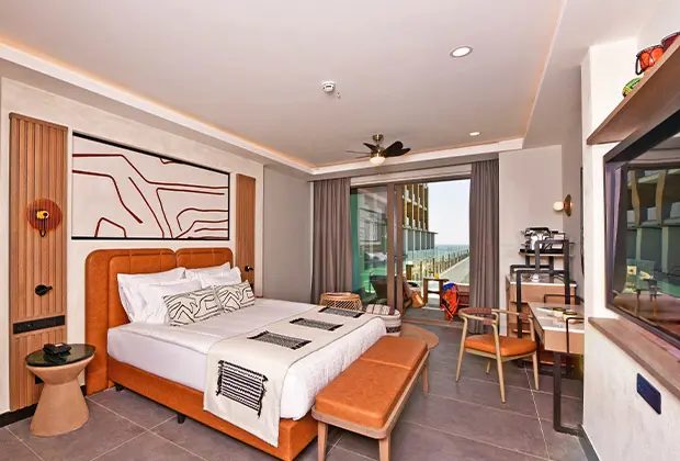 Family Swim Up Suite